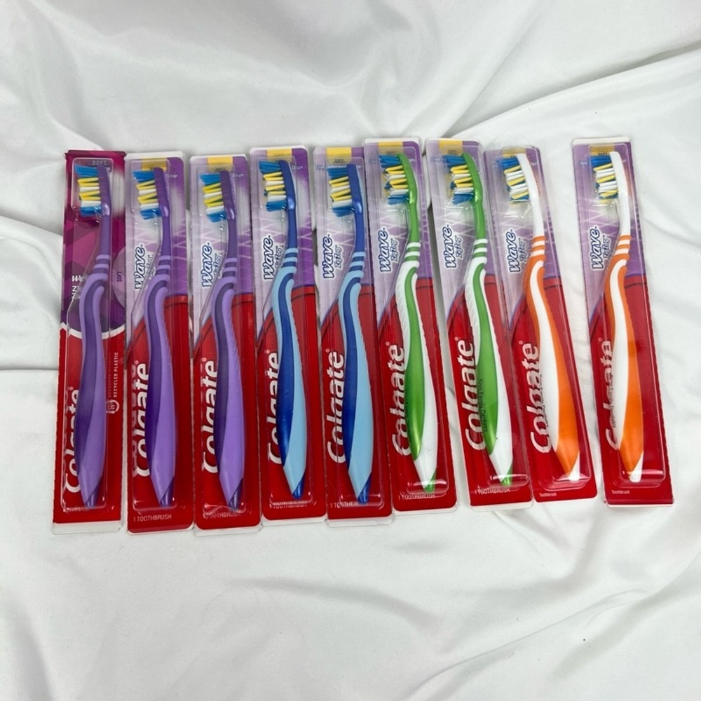 Colgate Wave ZigZag Soft Compact Toothbrush Lot of 9‎